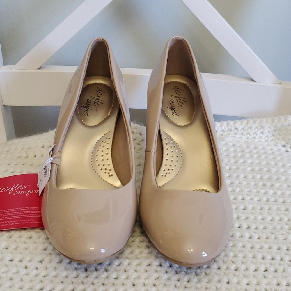 NWT Nude Patent Leather Pump